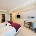 twin-room-tv